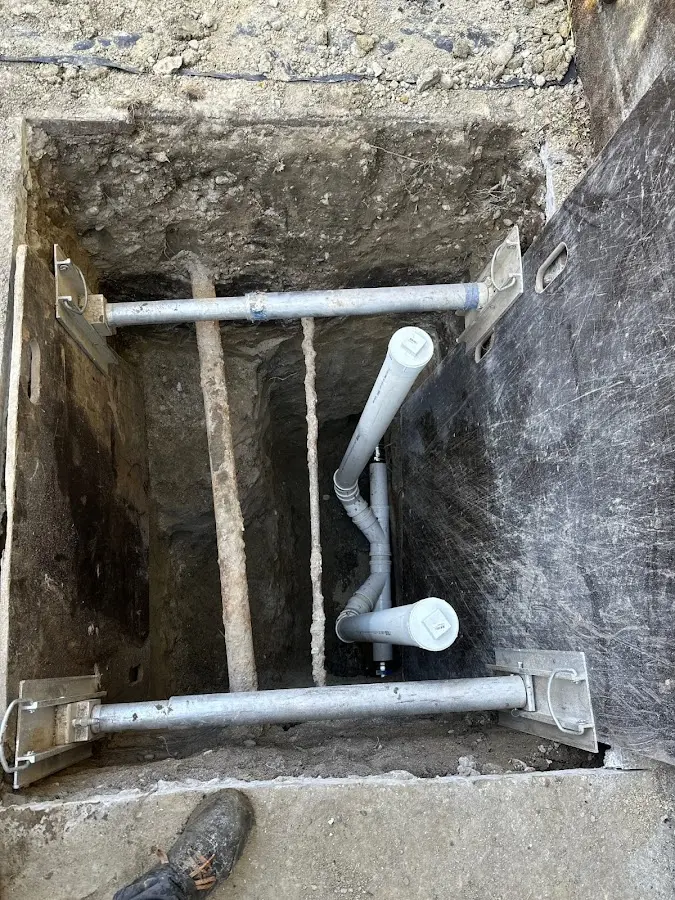 Experienced plumber completing Drain Cleaning work in Hazard